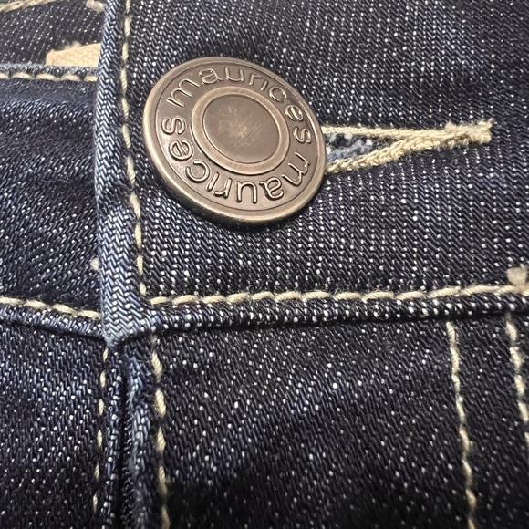 Maurice’s Floral Detail Crop Jeans EUC Size 22 - Picture 4 of 7